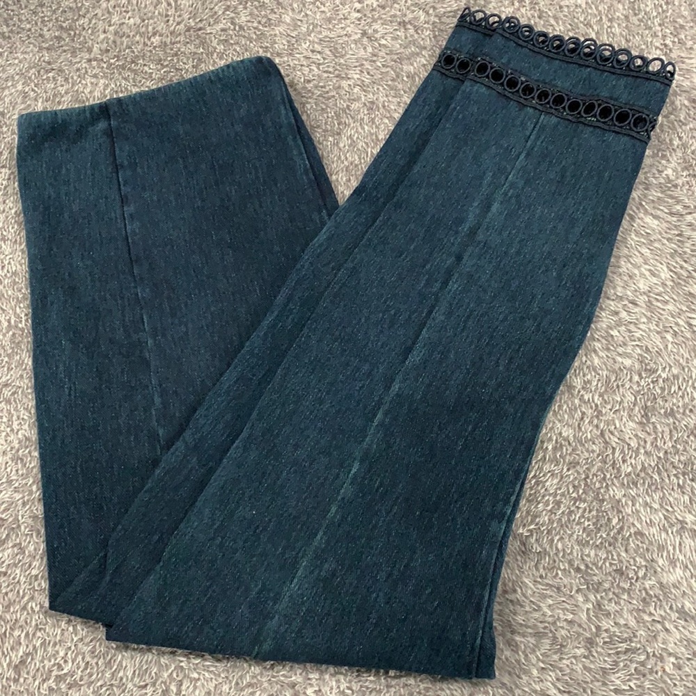 Lyssé Women's Circle ankleTrim Denim jean like new